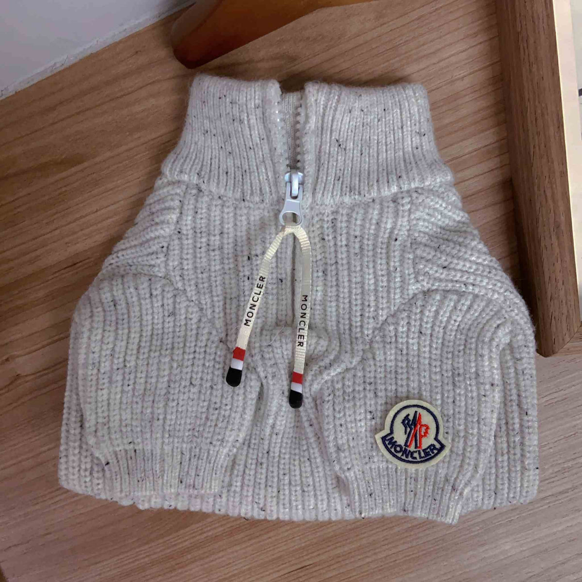 Maglione per cani con stemma