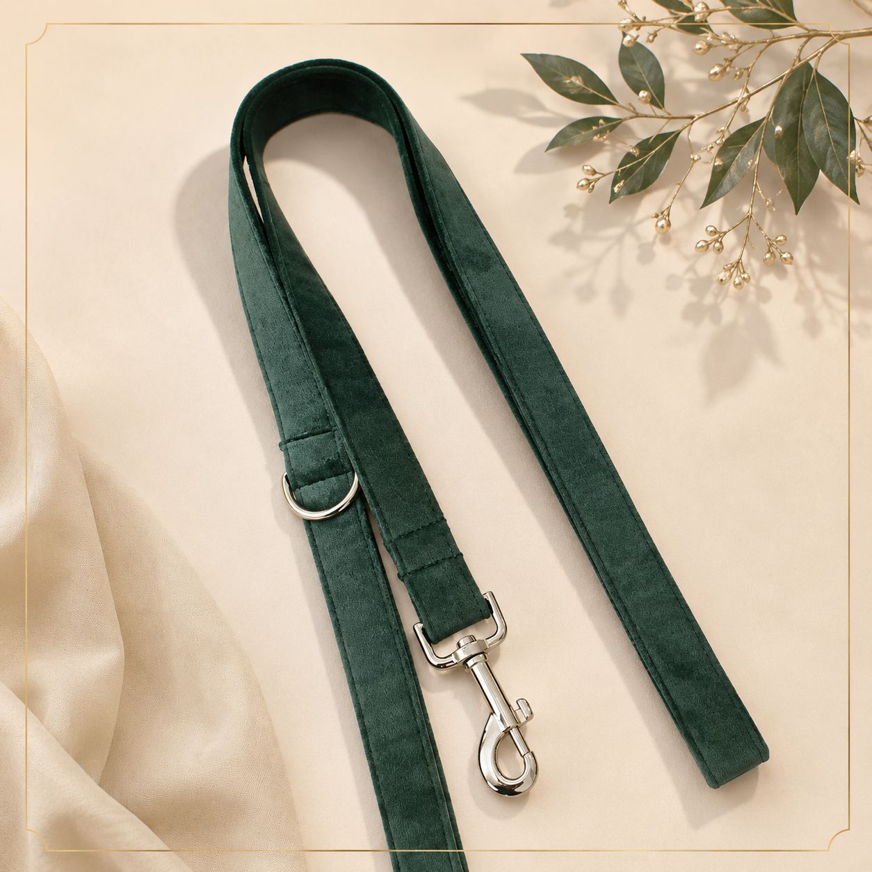 Collare e Guinzaglio Velvet Luxury per Cani – Eleganza Morbida con Dettagli Premium