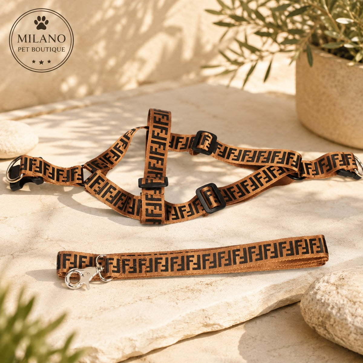 Set FF Monogram Luxury per Cani – Pettorina, Collare e Guinzaglio Coordinati